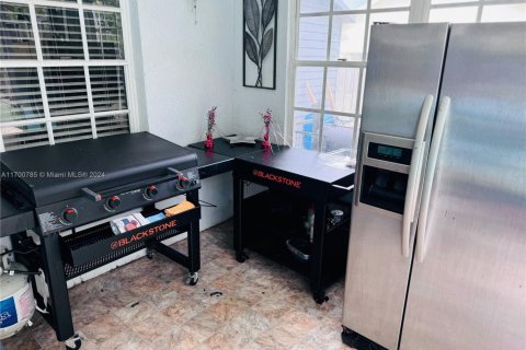 Casa en venta en Port St. Lucie, Florida, 4 dormitorios № 2014241 - foto 6