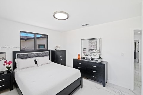 Casa en venta en Miami, Florida, 4 dormitorios, 198.35 m2 № 1958527 - foto 26