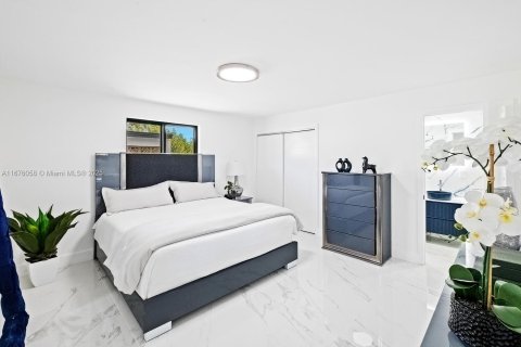 Casa en venta en Miami, Florida, 4 dormitorios, 198.35 m2 № 1958527 - foto 20