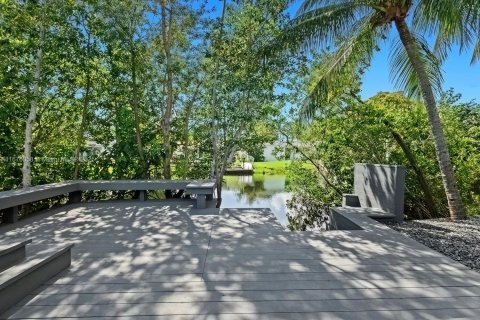 Casa en venta en Miami, Florida, 4 dormitorios, 198.35 m2 № 1958527 - foto 8