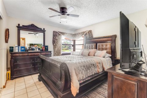 House in Coral Springs, Florida 4 bedrooms, 243.96 sq.m. № 1711821 - photo 29