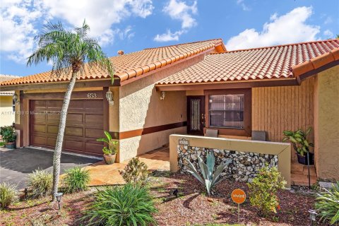 House in Coral Springs, Florida 4 bedrooms, 243.96 sq.m. № 1711821 - photo 5