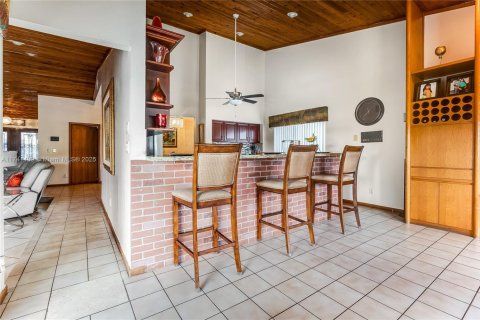 House in Coral Springs, Florida 4 bedrooms, 243.96 sq.m. № 1711821 - photo 23