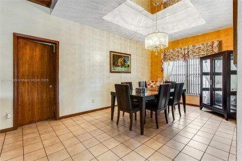 House in Coral Springs, Florida 4 bedrooms, 243.96 sq.m. № 1711821 - photo 12