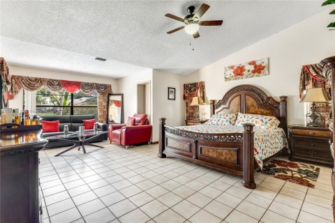 House in Coral Springs, Florida 4 bedrooms, 243.96 sq.m. № 1711821 - photo 24