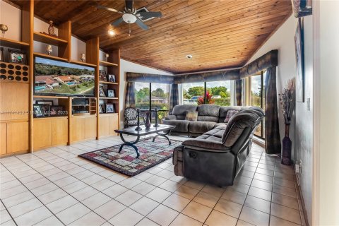 House in Coral Springs, Florida 4 bedrooms, 243.96 sq.m. № 1711821 - photo 22