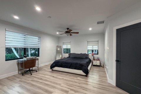 Casa en venta en Miami, Florida, 5 dormitorios, 240.25 m2 № 1986875 - foto 14