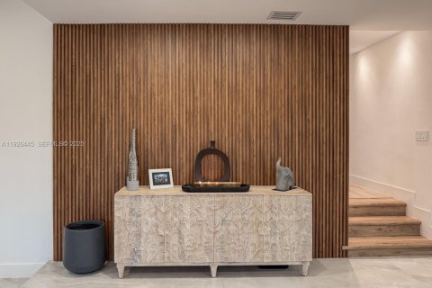 Casa en venta en Miami, Florida, 5 dormitorios, 240.25 m2 № 1986875 - foto 4