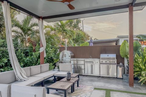 Casa en venta en Miami, Florida, 5 dormitorios, 240.25 m2 № 1986875 - foto 23