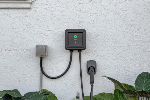 Casa en venta en Miami, Florida, 5 dormitorios, 240.25 m2 № 1986875 - foto 26