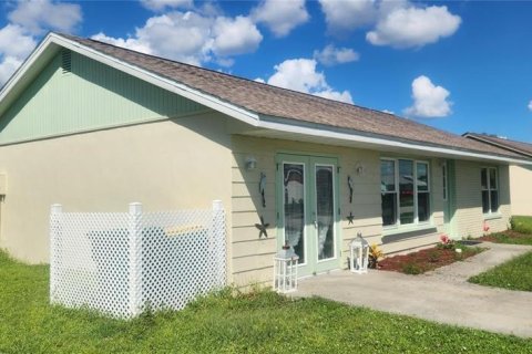 Villa ou maison à vendre à Port Charlotte, Floride: 3 chambres, 106.09 m2 № 2399328 - photo 3