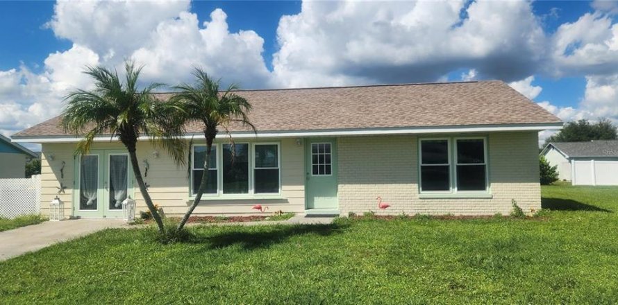 Villa ou maison à Port Charlotte, Floride 3 chambres, 106.09 m2 № 2399328