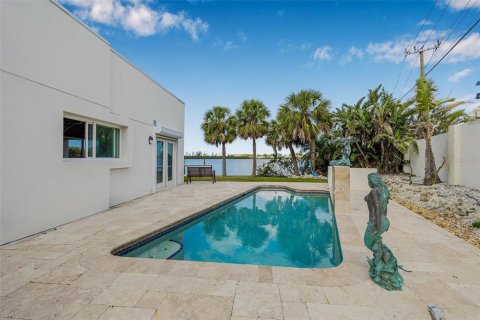 House in Sarasota, Florida 2 bedrooms, 127 sq.m. № 1689847 - photo 5