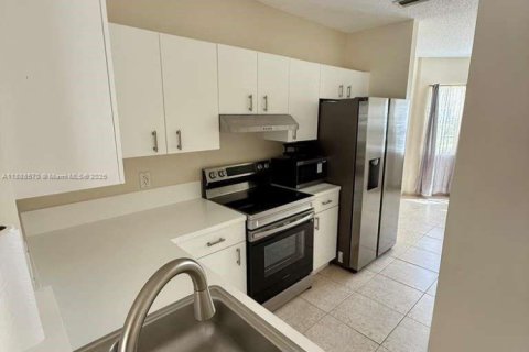 Touwnhouse à louer à Weston, Floride: 3 chambres, 142.51 m2 № 1938770 - photo 16