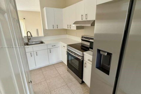 Touwnhouse à louer à Weston, Floride: 3 chambres, 142.51 m2 № 1938770 - photo 14