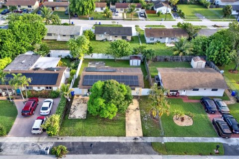 Купить виллу или дом в Помпано-Бич, Флорида 3 спальни, 106.28м2, № 1989811 - фото 26