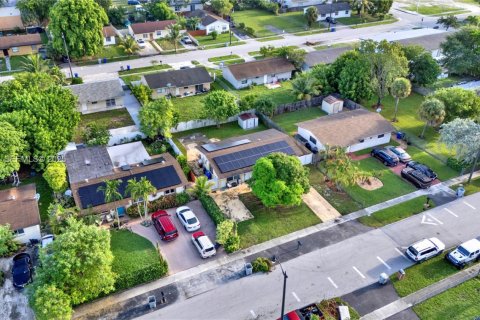 Купить виллу или дом в Помпано-Бич, Флорида 3 спальни, 106.28м2, № 1989811 - фото 27