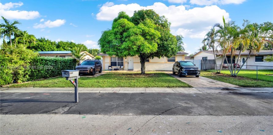 Дом в Помпано-Бич, Флорида 3 спальни, 106.28м2 № 1989811