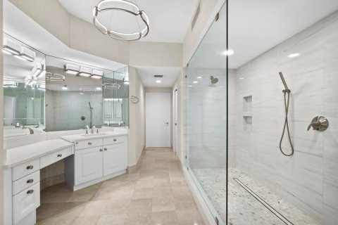 Condo in Longboat Key, Florida, 3 bedrooms № 2220509 - photo 12
