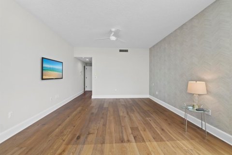 Condo in Longboat Key, Florida, 3 bedrooms № 2220509 - photo 8