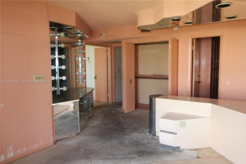 Copropriété à vendre à Miami, Floride: 1 chambre, 142.6 m2 № 1995048 - photo 10