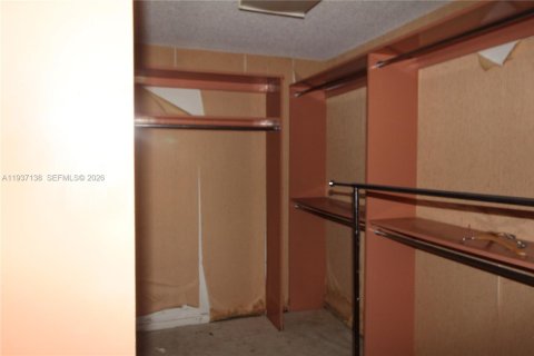 Copropriété à vendre à Miami, Floride: 1 chambre, 142.6 m2 № 1995048 - photo 11