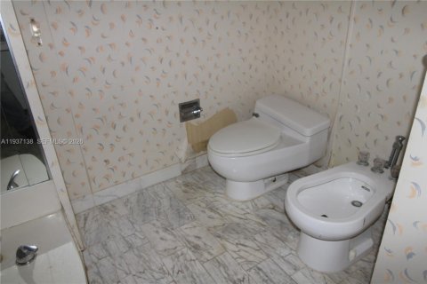 Copropriété à vendre à Miami, Floride: 1 chambre, 142.6 m2 № 1995048 - photo 19