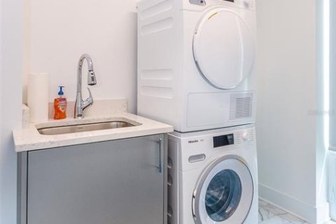 Снять в аренду кондоминиум в Клируотер, Флорида 3 спальни, 243.22м2, № 2097508 - фото 14