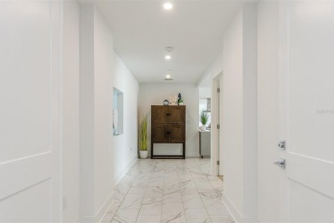 Снять в аренду кондоминиум в Клируотер, Флорида 3 спальни, 243.22м2, № 2097508 - фото 3