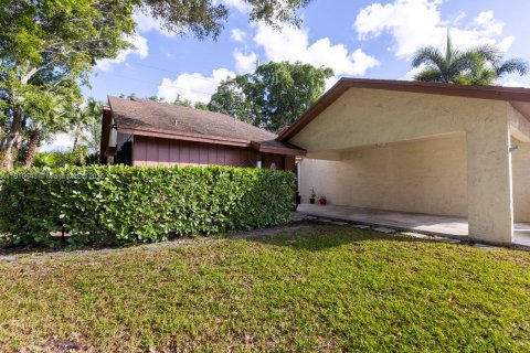 Casa en venta en Coconut Creek, Florida, 3 dormitorios, 121.7 m2 № 1967041 - foto 28