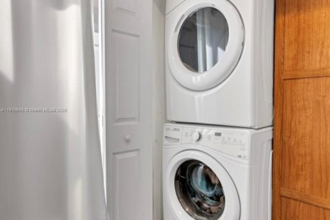 Casa en venta en Coconut Creek, Florida, 3 dormitorios, 121.7 m2 № 1967041 - foto 12