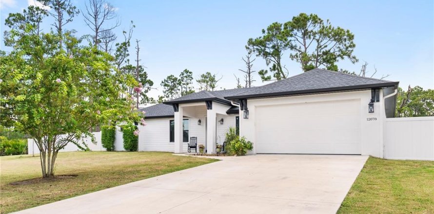 Casa en Port Charlotte, Florida 4 dormitorios, 215.07 m2 № 1881178