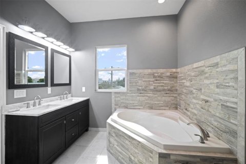 Touwnhouse à vendre à Tampa, Floride: 3 chambres, 204.38 m2 № 1909973 - photo 13