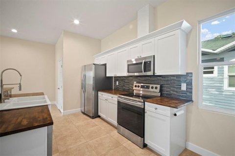 Touwnhouse à vendre à Tampa, Floride: 3 chambres, 204.38 m2 № 1909973 - photo 18