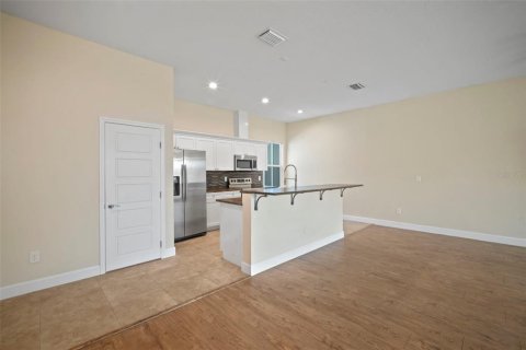 Touwnhouse à vendre à Tampa, Floride: 3 chambres, 204.38 m2 № 1909973 - photo 16