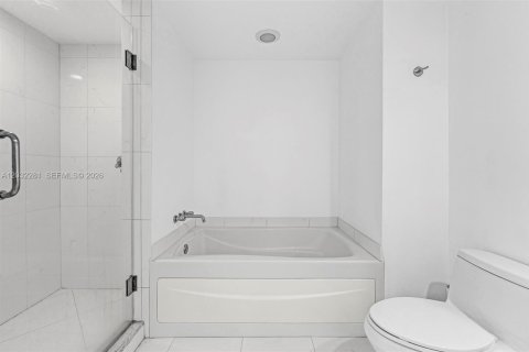 Купить кондоминиум в Майами, Флорида 1 спальня, 68.56м2, № 2083910 - фото 24