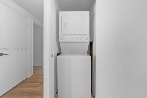 Купить кондоминиум в Майами, Флорида 1 спальня, 68.56м2, № 2083910 - фото 27