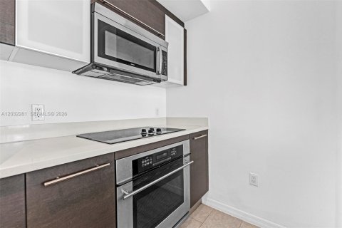 Купить кондоминиум в Майами, Флорида 1 спальня, 68.56м2, № 2083910 - фото 11