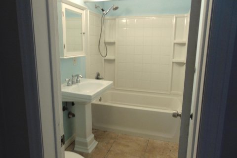 Villa ou maison à louer à Oakland Park, Floride: 3 chambres, 151.62 m2 № 2382977 - photo 7