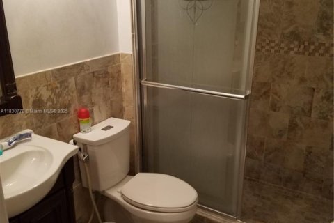 House in Pembroke Pines, Florida 3 bedrooms, 106.19 sq.m. № 1806425 - photo 9