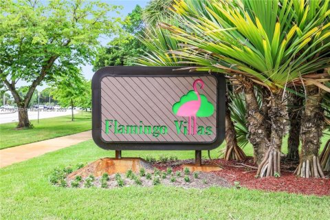 House in Pembroke Pines, Florida 3 bedrooms, 106.19 sq.m. № 1806425 - photo 21