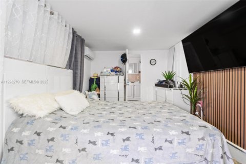 Villa ou maison à vendre à Hialeah Gardens, Floride: 4 chambres, 129.41 m2 № 1988385 - photo 22