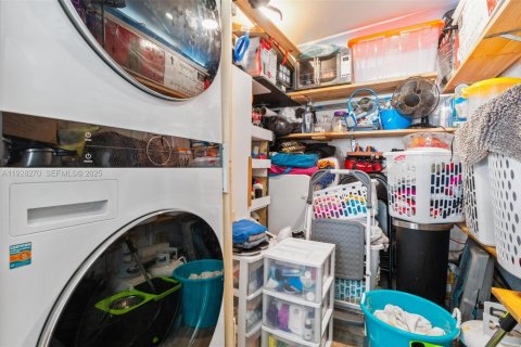 Villa ou maison à vendre à Hialeah Gardens, Floride: 4 chambres, 129.41 m2 № 1988385 - photo 30