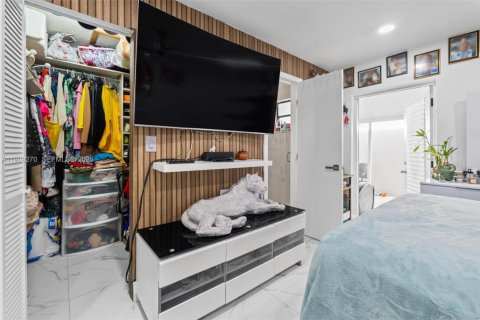 Villa ou maison à vendre à Hialeah Gardens, Floride: 4 chambres, 129.41 m2 № 1988385 - photo 24