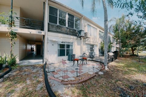 Condo in Kenneth City, Florida, 1 bedroom № 2093402 - photo 28