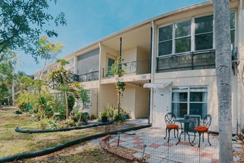 Condo in Kenneth City, Florida, 1 bedroom № 2093402 - photo 27