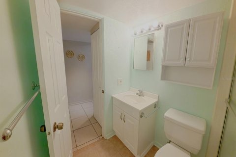 Condo in Kenneth City, Florida, 1 bedroom № 2093402 - photo 22