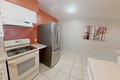 Condo in Kenneth City, Florida, 1 bedroom № 2093402 - photo 16