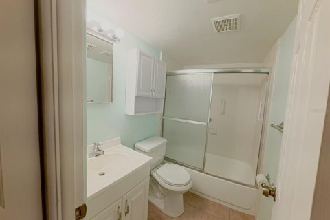 Condo in Kenneth City, Florida, 1 bedroom № 2093402 - photo 21