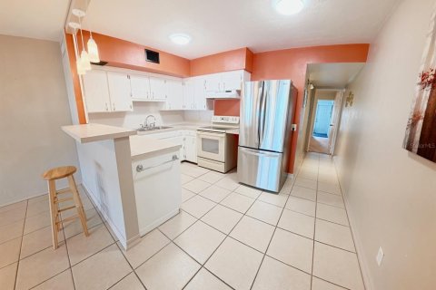 Condo in Kenneth City, Florida, 1 bedroom № 2093402 - photo 8